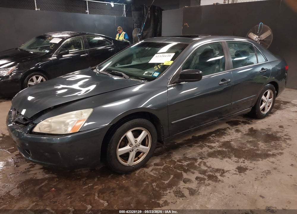 2005 HONDA ACCORD 2.4 EX VIN: 1HGCM568X5A100900