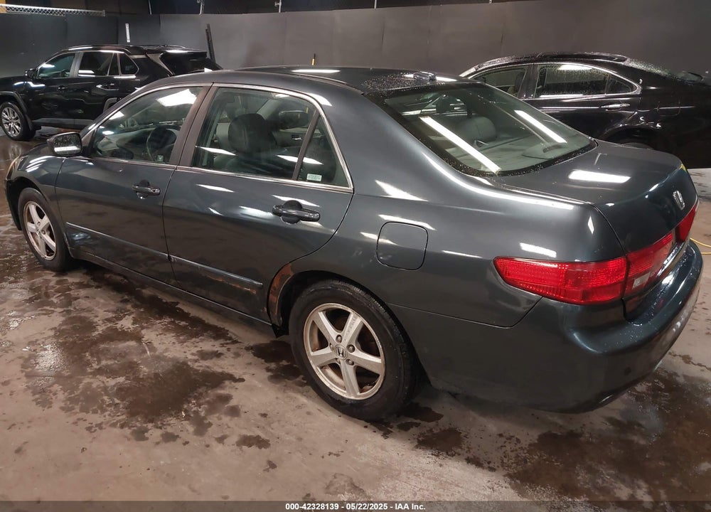 2005 HONDA ACCORD 2.4 EX VIN: 1HGCM568X5A100900