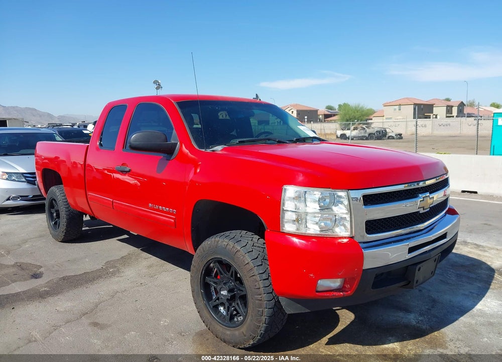 2011 CHEVROLET SILVERADO 1500 LT VIN: 1GCRCSE0XBZ114041