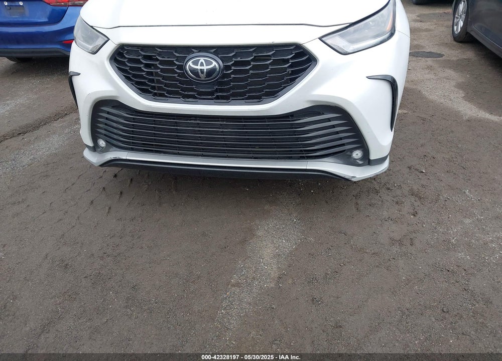 2022 TOYOTA HIGHLANDER XSE VIN: 5TDLZRBH3NS202071