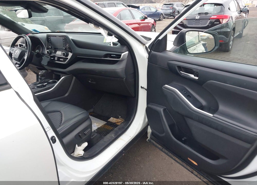 2022 TOYOTA HIGHLANDER XSE VIN: 5TDLZRBH3NS202071