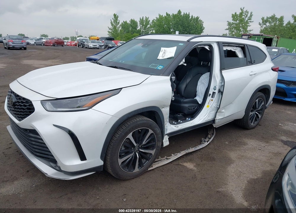2022 TOYOTA HIGHLANDER XSE VIN: 5TDLZRBH3NS202071