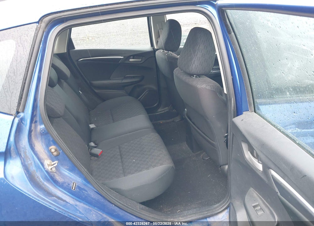 2015 HONDA FIT VIN: 3HGGK5H58FM752414