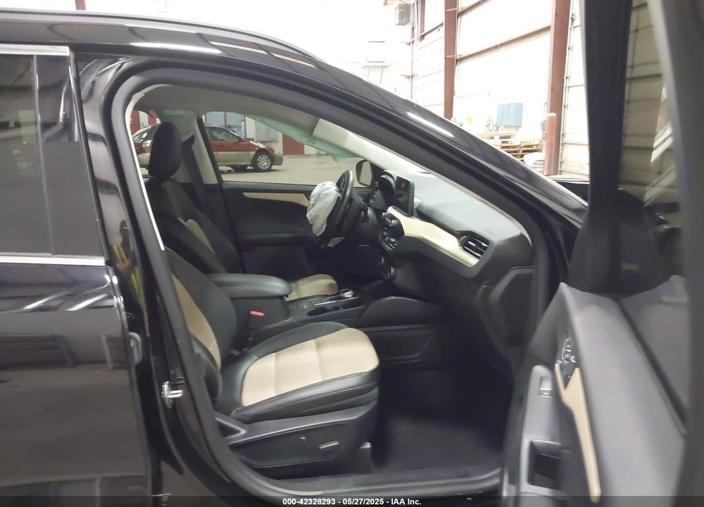 2022 FORD ESCAPE VIN: 1FMCU9J94NUA13638