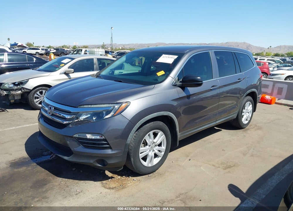2018 HONDA PILOT VIN: 5FNYF5H10JB020215
