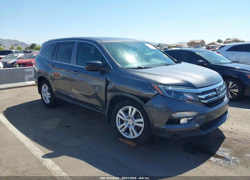 2018 HONDA PILOT VIN: 5FNYF5H10JB020215