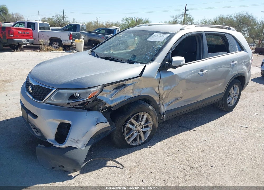 2015 KIA SORENTO LX VIN: 5XYKT4A69FG575503