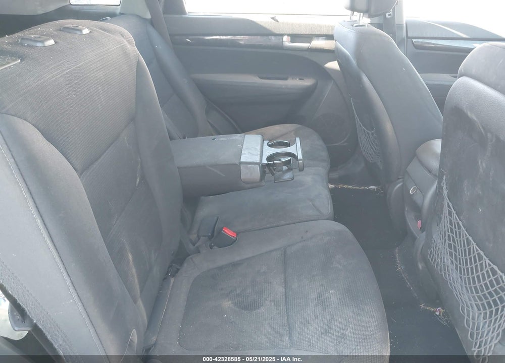 2015 KIA SORENTO LX VIN: 5XYKT4A69FG575503