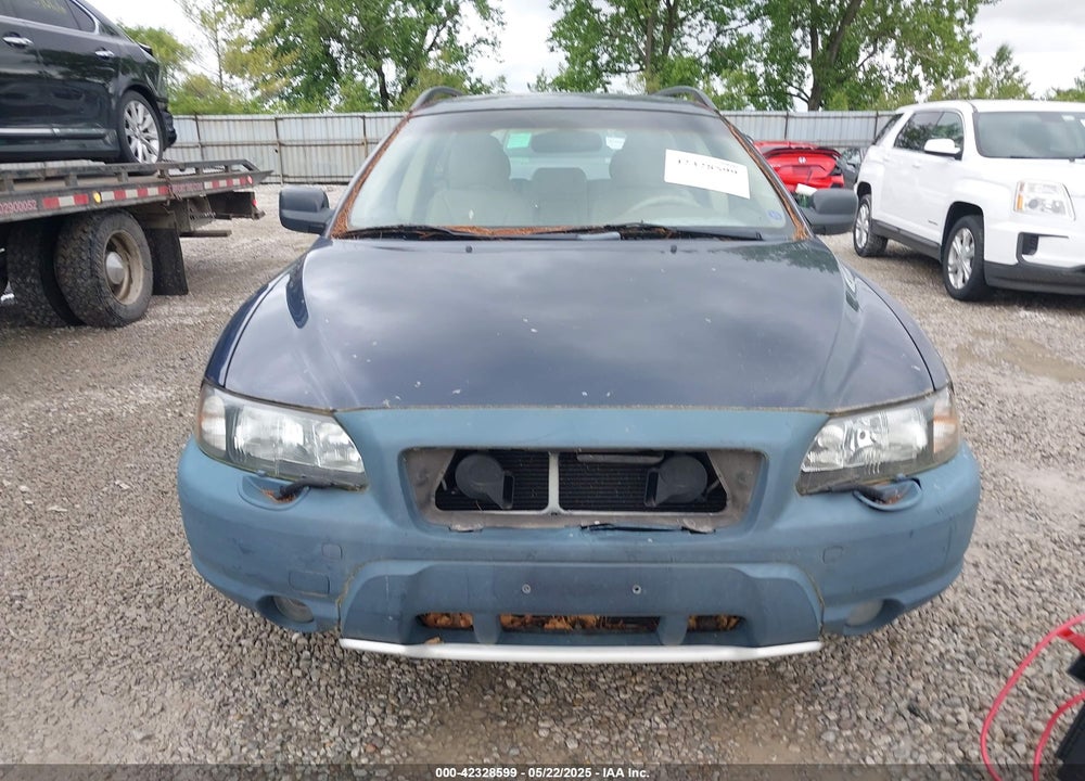 2002 VOLVO V70 XC VIN: YV1SZ58D721062540