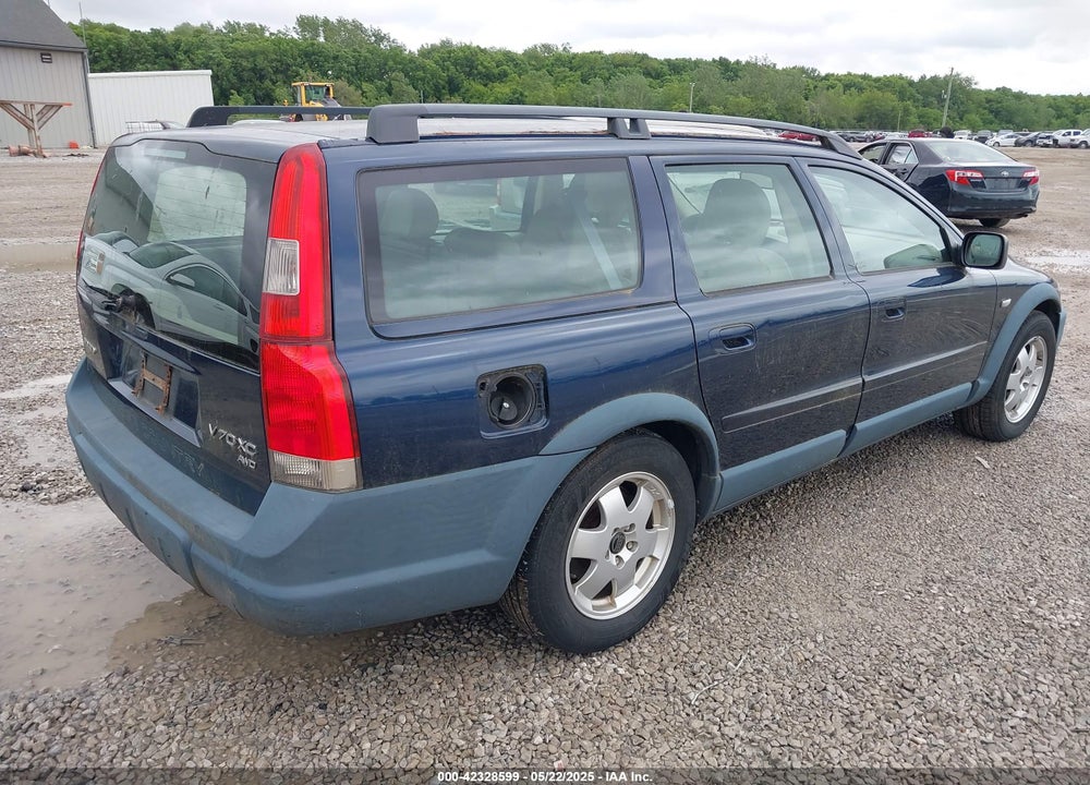 2002 VOLVO V70 XC VIN: YV1SZ58D721062540