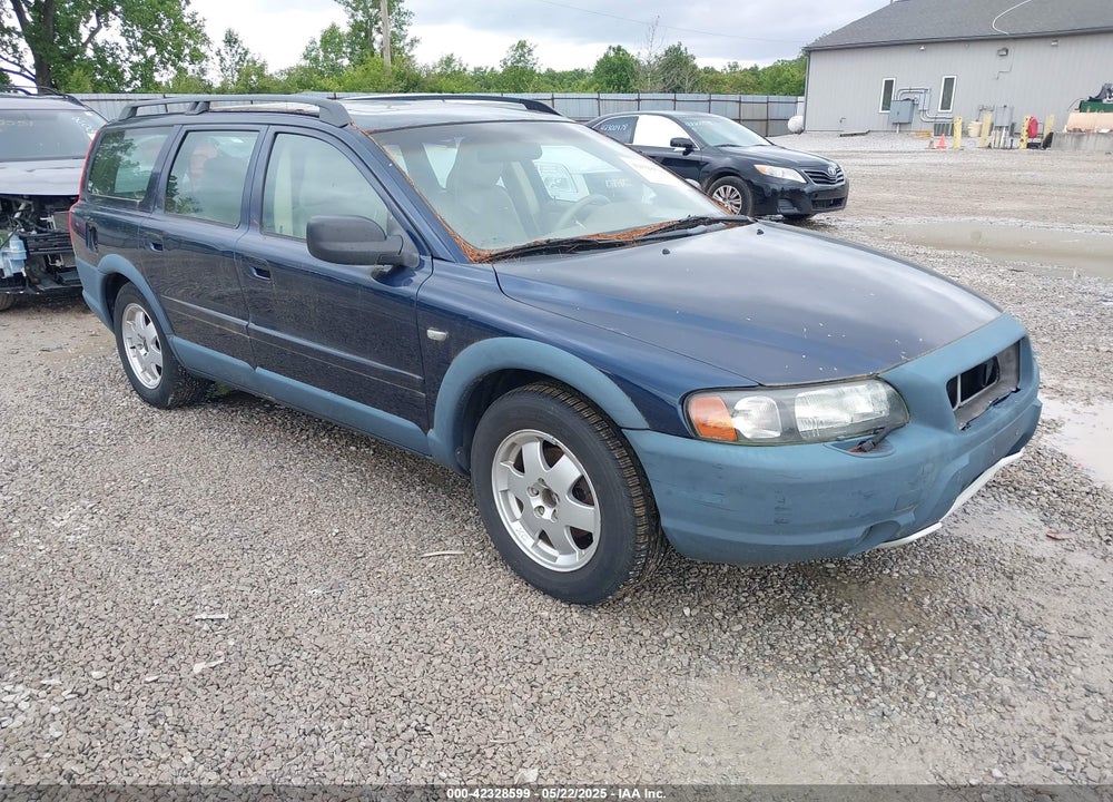 2002 VOLVO V70 XC VIN: YV1SZ58D721062540