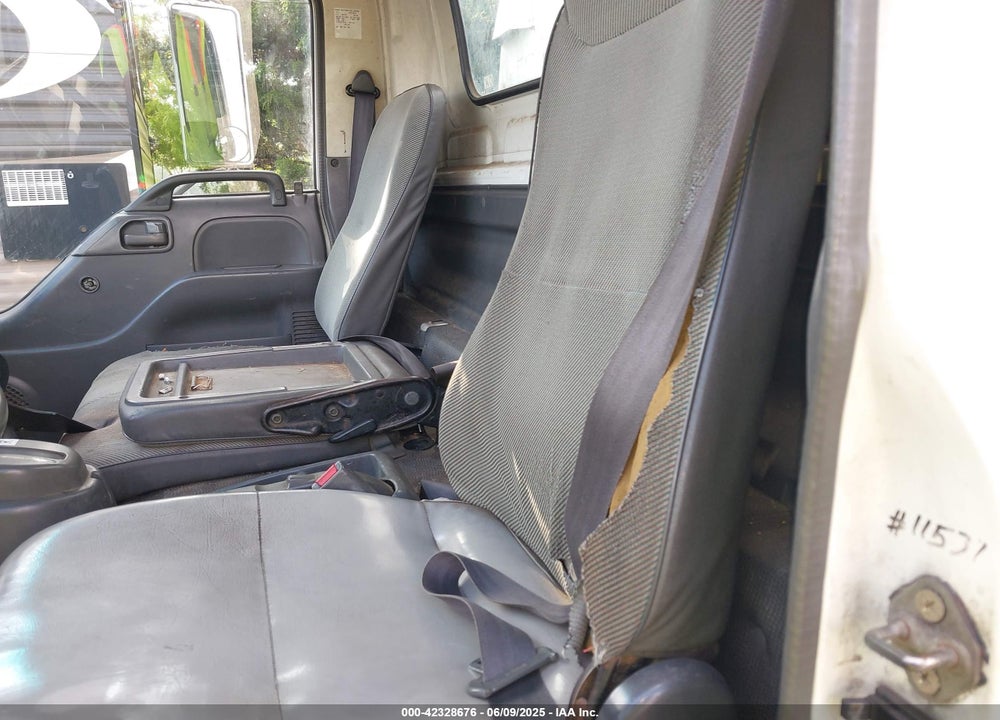 2002 ISUZU NPR VIN: JALC4B14727012878