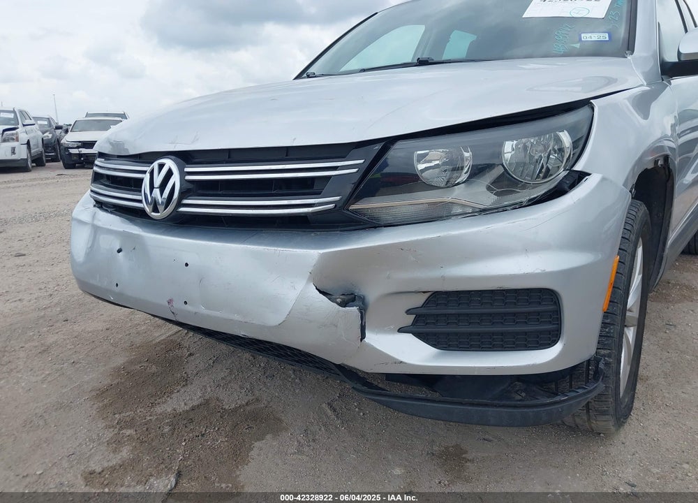 2017 VOLKSWAGEN TIGUAN VIN: WVGSV7AX1HW510439