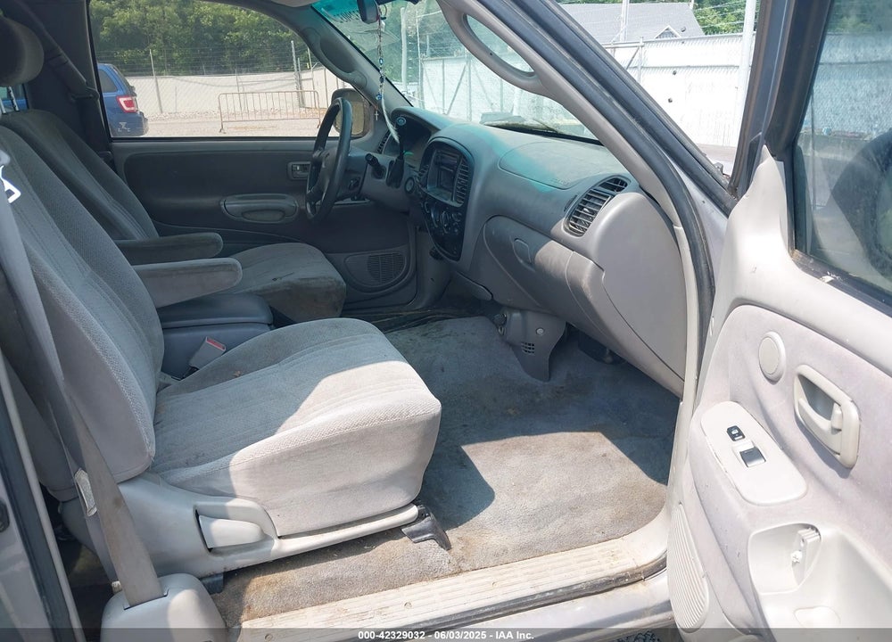 2002 TOYOTA TUNDRA SR5 V8 VIN: 5TBRT341X2S296706