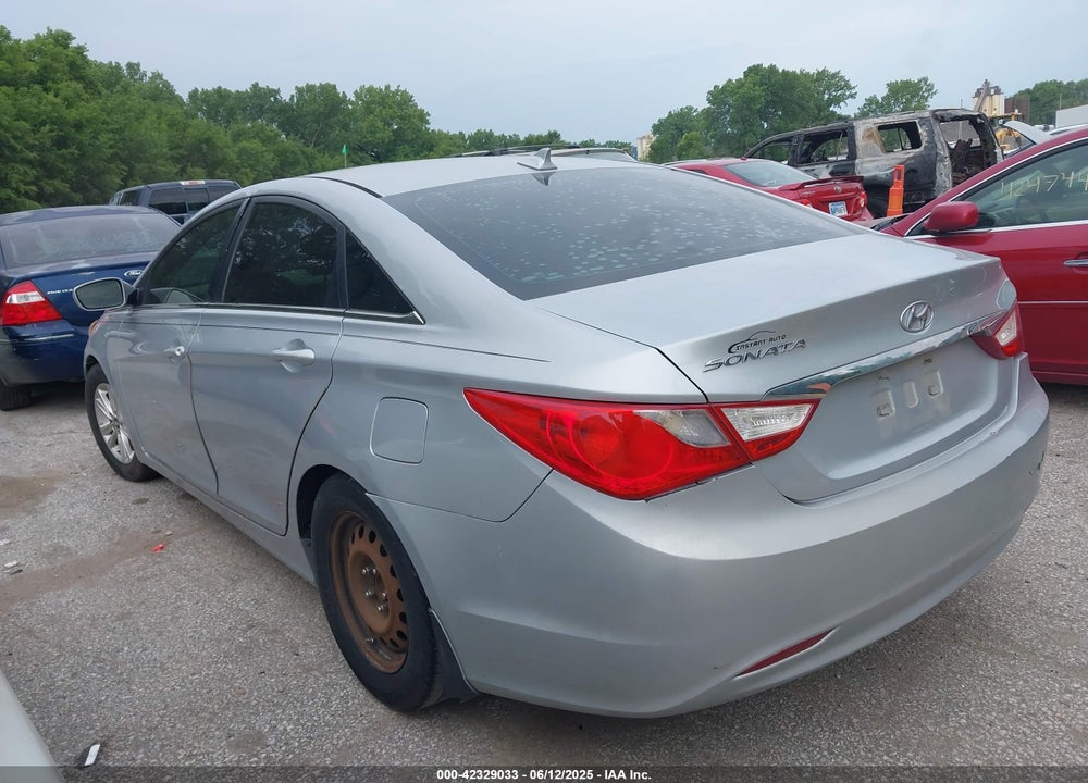 2012 HYUNDAI SONATA VIN: 5NPEB4AC2CH424657