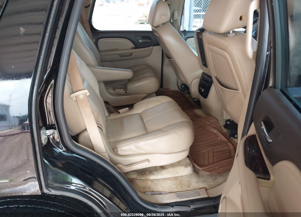 2007 GMC YUKON DENALI VIN: 1GKFK63897J250015