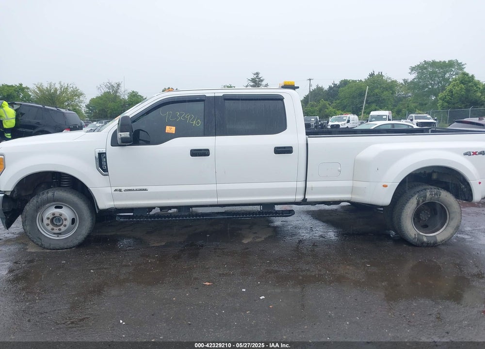 2017 FORD F-350 XLT VIN: 1FT8W3DT2HED86815