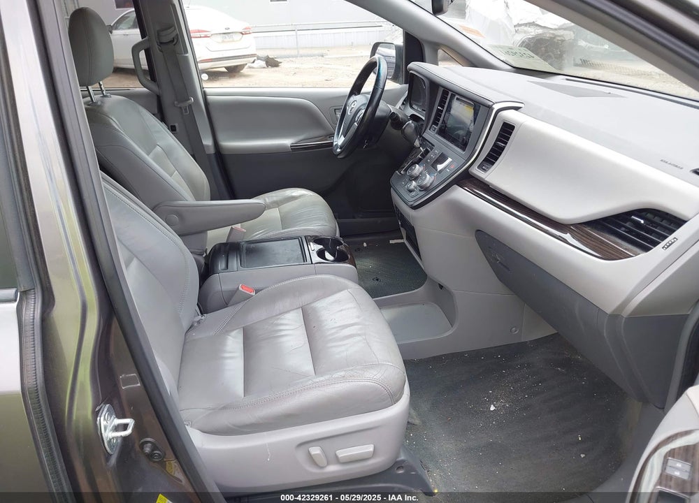 2016 TOYOTA SIENNA XLE 8 PASSENGER VIN: 5TDYK3DC8GS701735