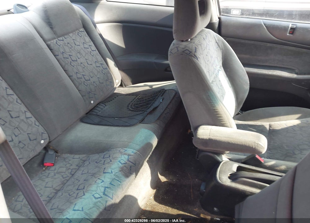 2002 HONDA CIVIC EX VIN: 1HGEM21982L092903