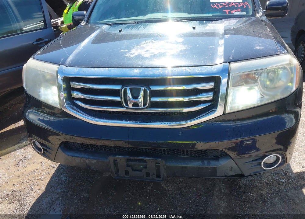 2014 HONDA PILOT TOURING VIN: 5FNYF3H93EB004140