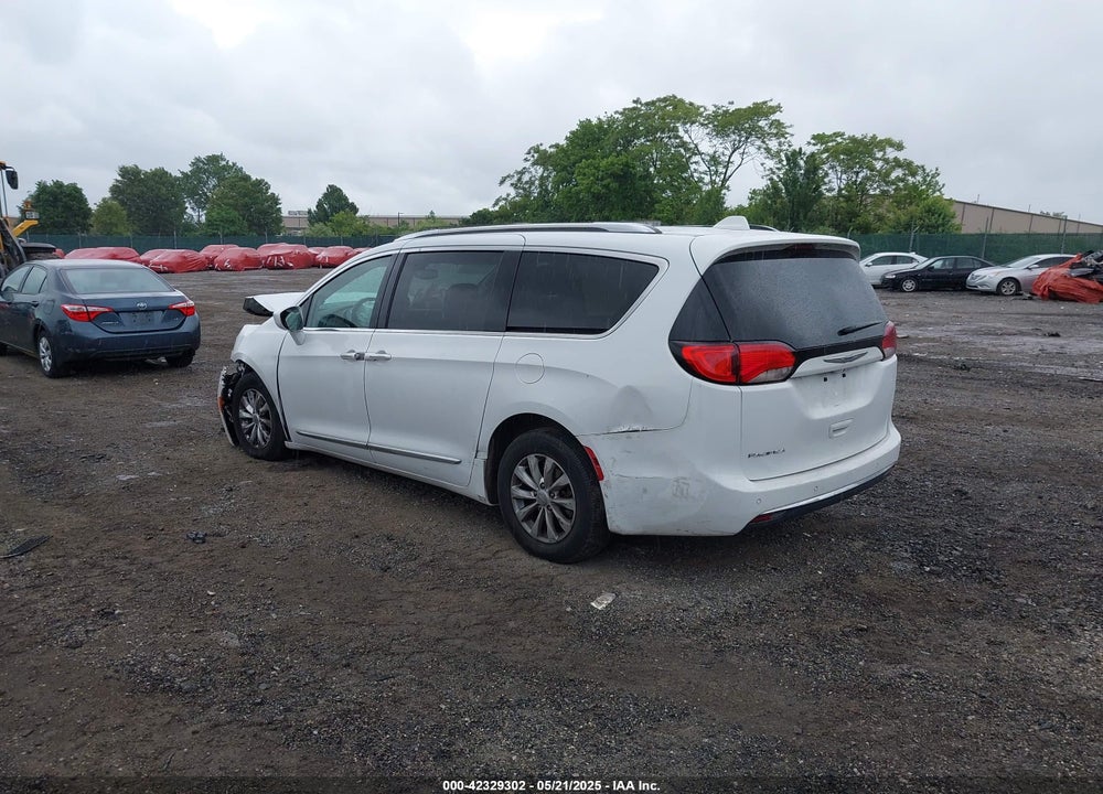 2019 CHRYSLER PACIFICA TOURING L VIN: 2C4RC1BG4KR652224