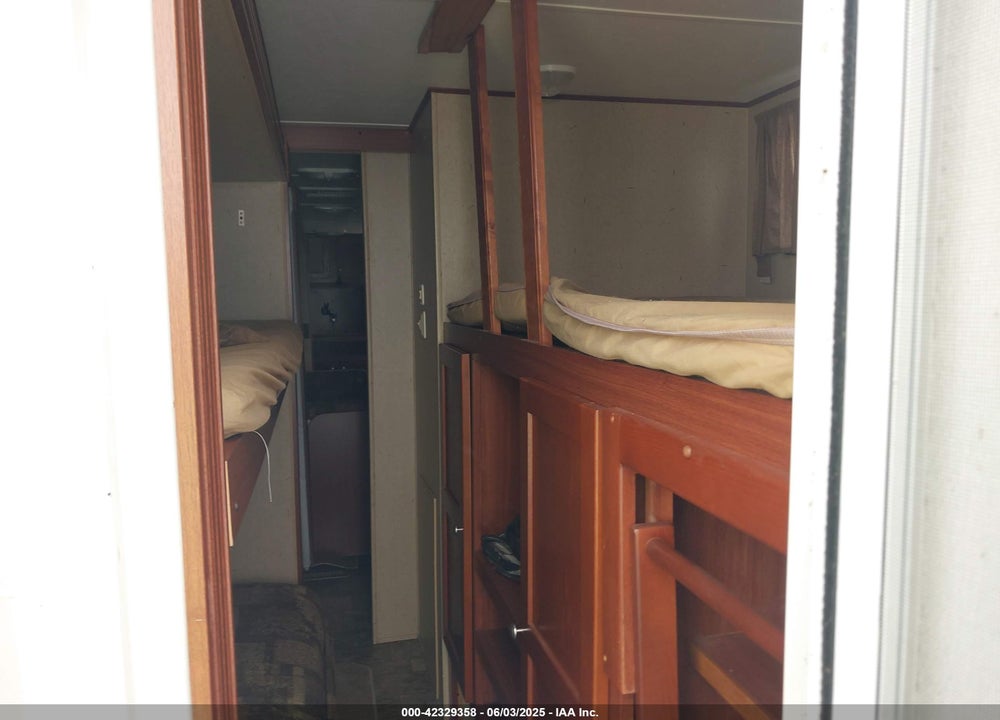 2011 CROSSROADS RV ZINGER ZT-310-SB VIN: 4V0TC3120BA012982