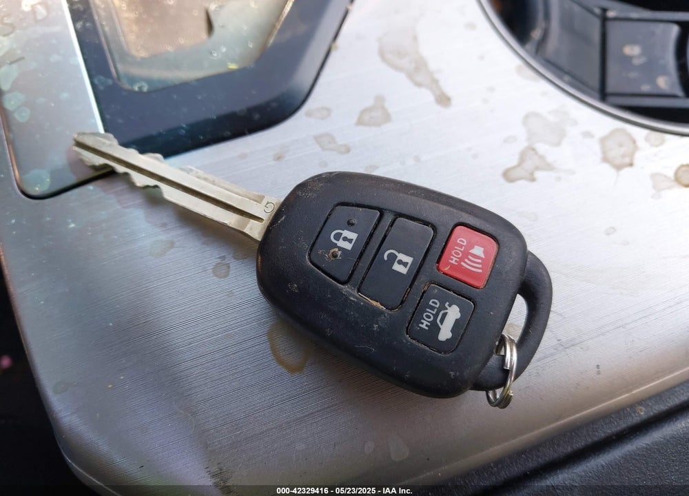 2012 TOYOTA CAMRY SE VIN: 4T1BF1FK0CU184001