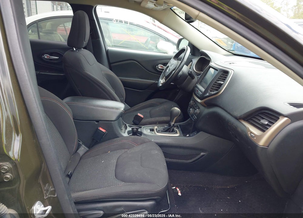 2016 JEEP CHEROKEE VIN: 1C4PJLCB4GW287800