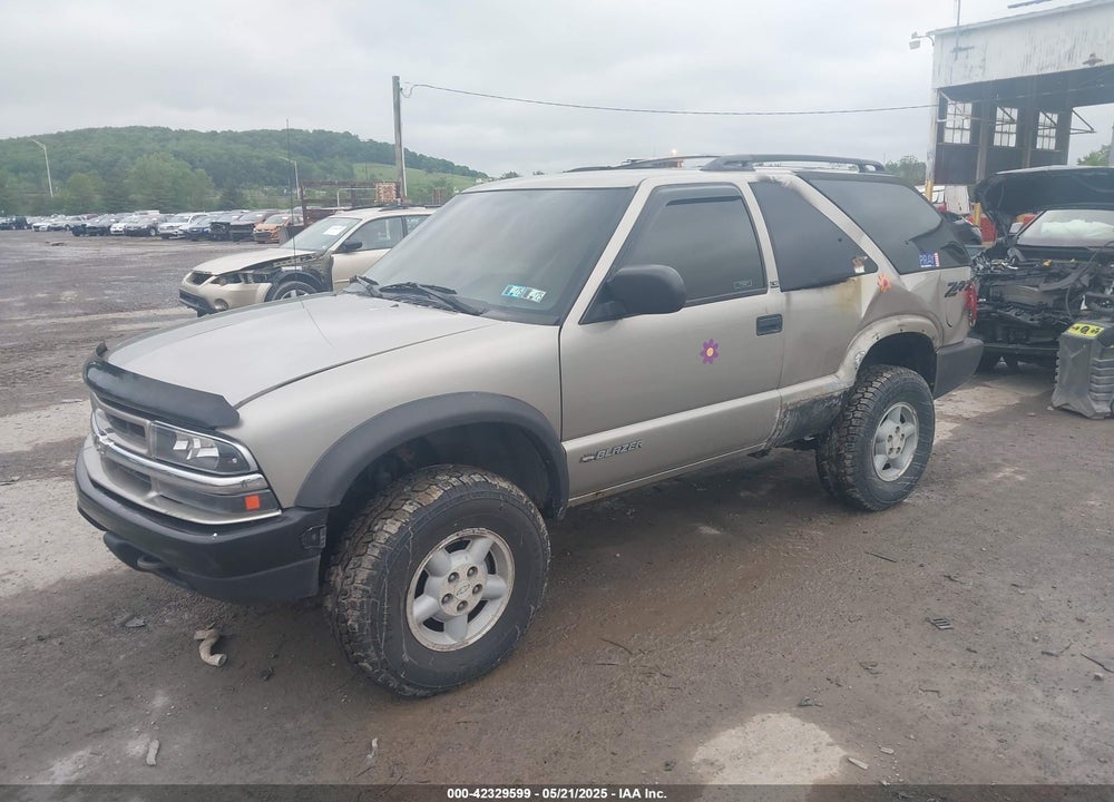 2000 CHEVROLET BLAZER LS VIN: 1GNCT18W7YK161195