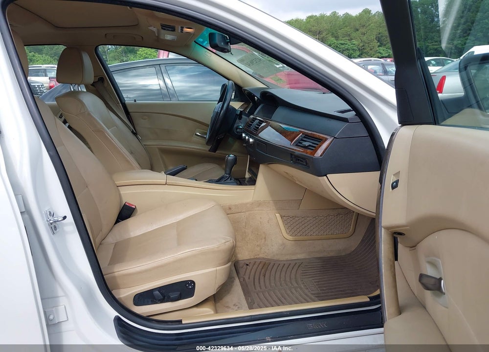 2007 BMW 530XI VIN: WBANF73527CU24936