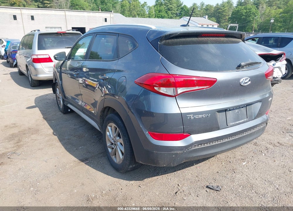 2017 HYUNDAI TUCSON VIN: KM8J3CA41HU405539