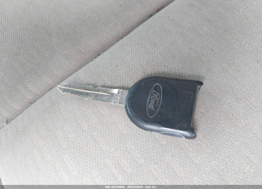 2007 FORD EXPEDITION XLT VIN: 1FMFU16537LA08136