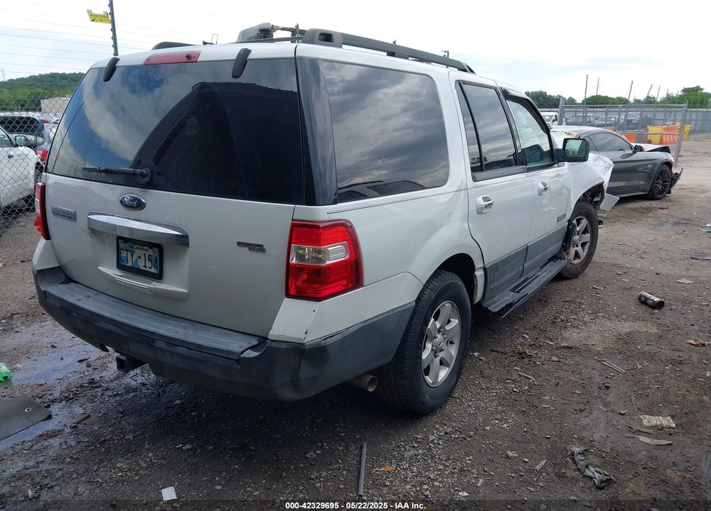 2007 FORD EXPEDITION XLT VIN: 1FMFU16537LA08136
