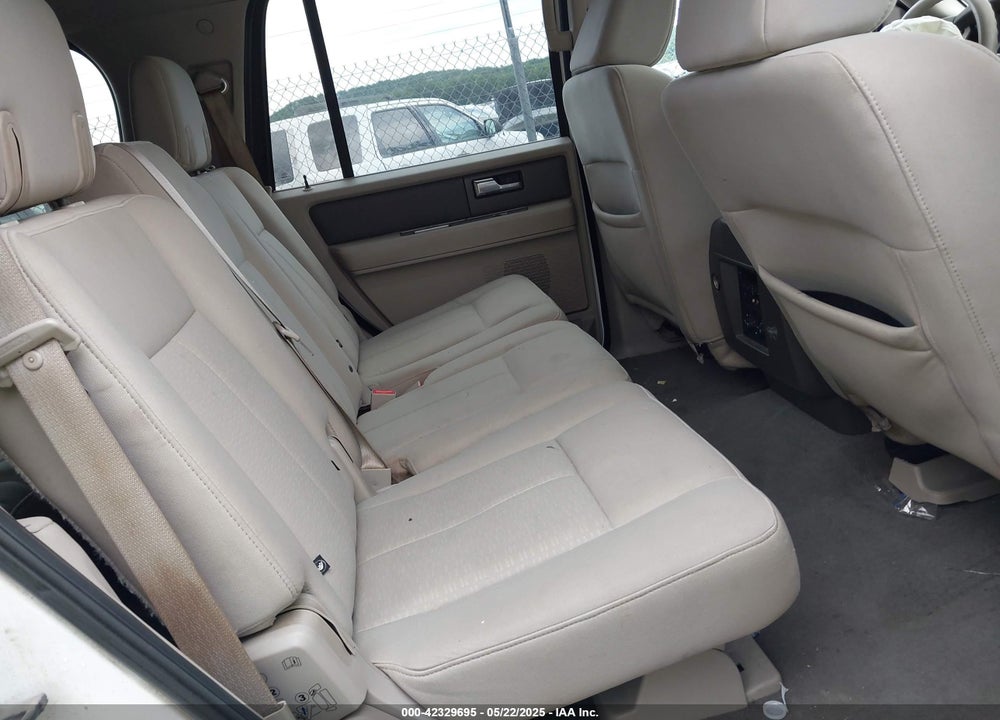 2007 FORD EXPEDITION XLT VIN: 1FMFU16537LA08136