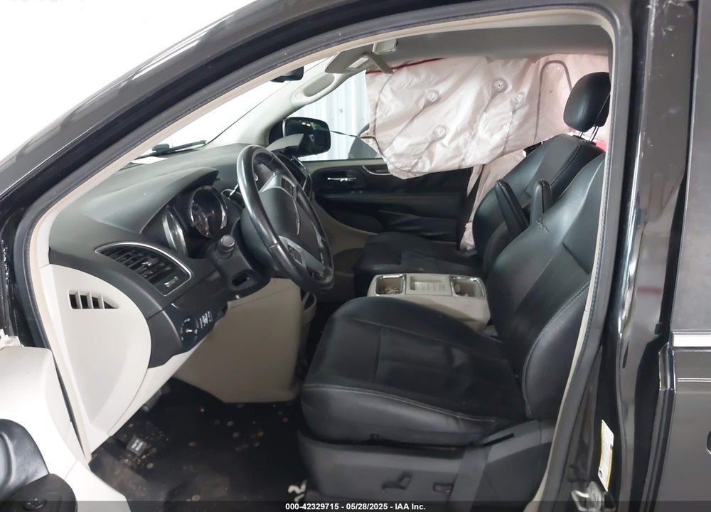 2014 CHRYSLER TOWN & COUNTRY TOURING VIN: 2C4RC1BG5ER157809