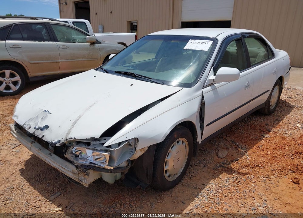 2000 HONDA ACCORD 2.3 LX VIN: 1HGCG564XYA138846