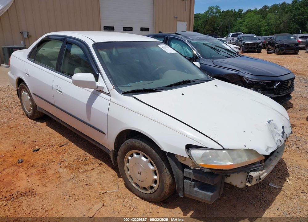2000 HONDA ACCORD 2.3 LX VIN: 1HGCG564XYA138846