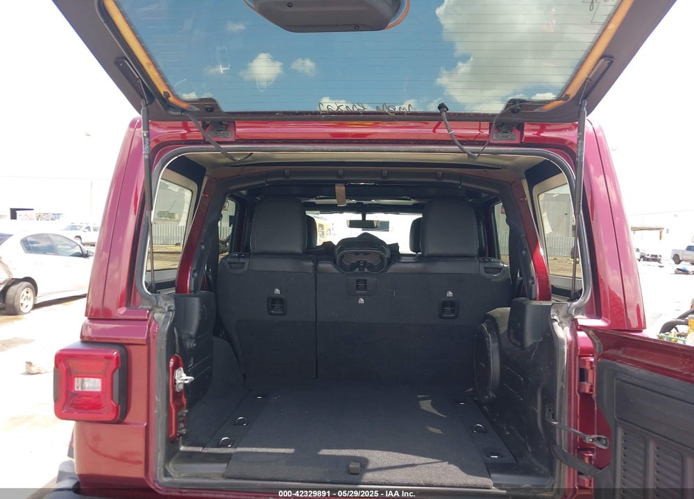 2021 JEEP WRANGLER UNLIMITED SAHARA ALTITUDE 4X4 VIN: 1C4HJXEG5MW649214