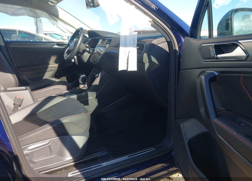 2024 VOLKSWAGEN TIGUAN VIN: 3VV6B7AX5RM225695
