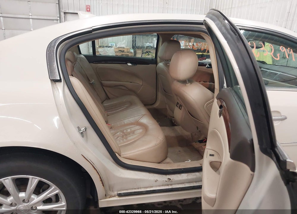 2011 BUICK LUCERNE VIN: 1G4HC5EM6BU110531