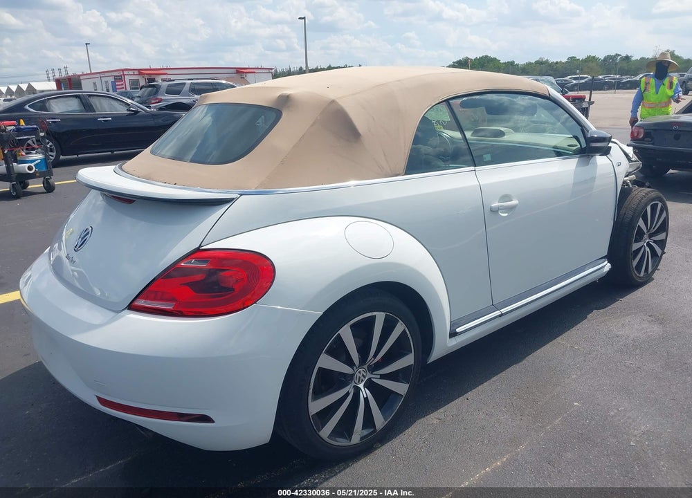 2015 VOLKSWAGEN BEETLE VIN: 3VW7T7AT9FM818482