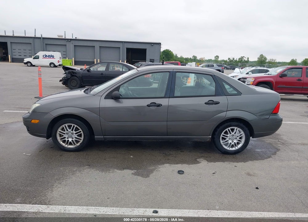 2005 FORD FOCUS ZX4 VIN: 1FAFP34N95W312583