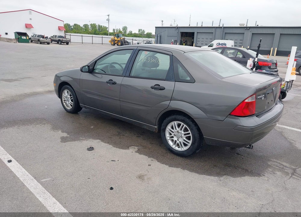 2005 FORD FOCUS ZX4 VIN: 1FAFP34N95W312583
