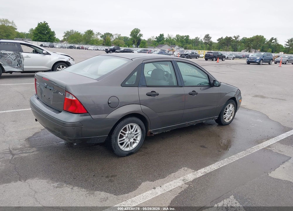 2005 FORD FOCUS ZX4 VIN: 1FAFP34N95W312583