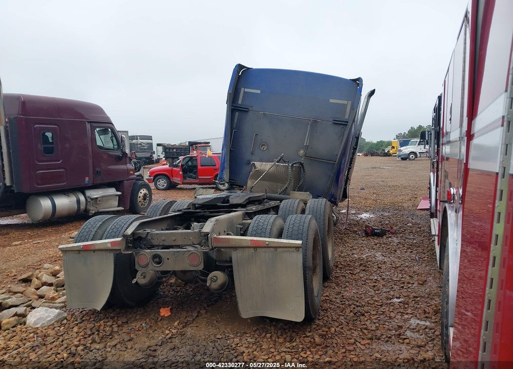 2000 KENWORTH CONSTRUCTION W900 VIN: 1XKWDB9X7YR840590