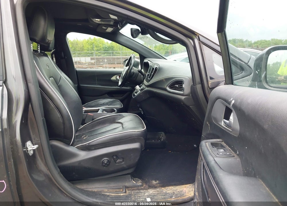 2018 CHRYSLER PACIFICA LIMITED VIN: 2C4RC1GG4JR295389