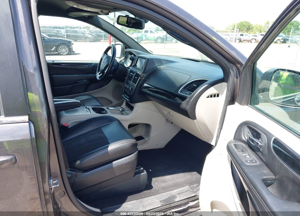 2019 DODGE GRAND CARAVAN VIN: 2C4RDGCG8KR717896