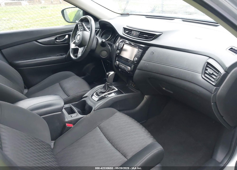 2017 NISSAN ROGUE VIN: KNMAT2MV5HP581513