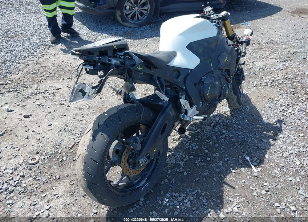 2021 HONDA CBR1000 RR VIN: JH2SC7718MK400512