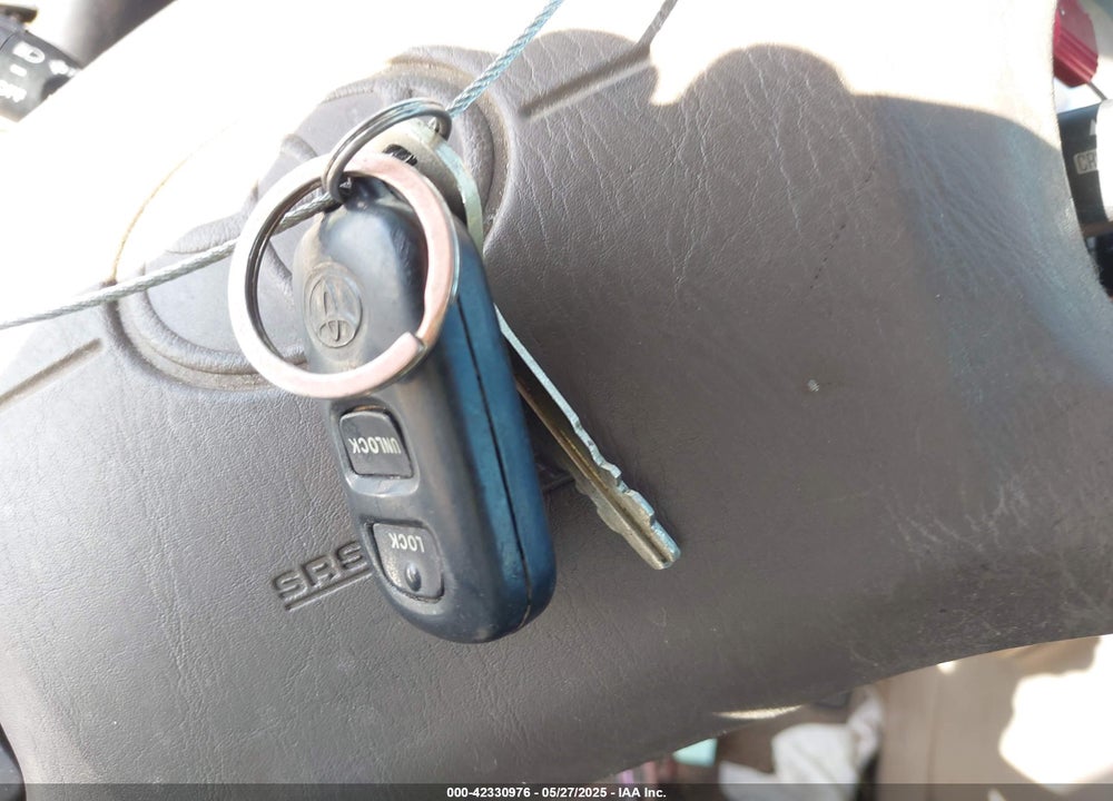 2002 TOYOTA SIENNA LE/XLE VIN: 4T3ZF13CX2U418999